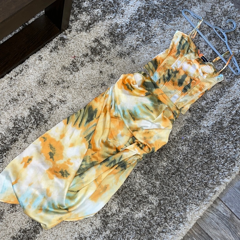 Pretty Little Thing 2 piece skirt set